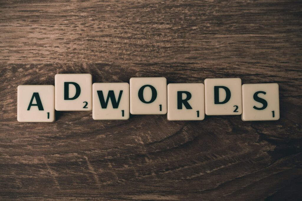 Strategia omnichannel – jak zbudować spójne doświadczenie klienta? rozwiązania omnichannel – integracja sprzedaży online i offline w strategii marketingowej marki